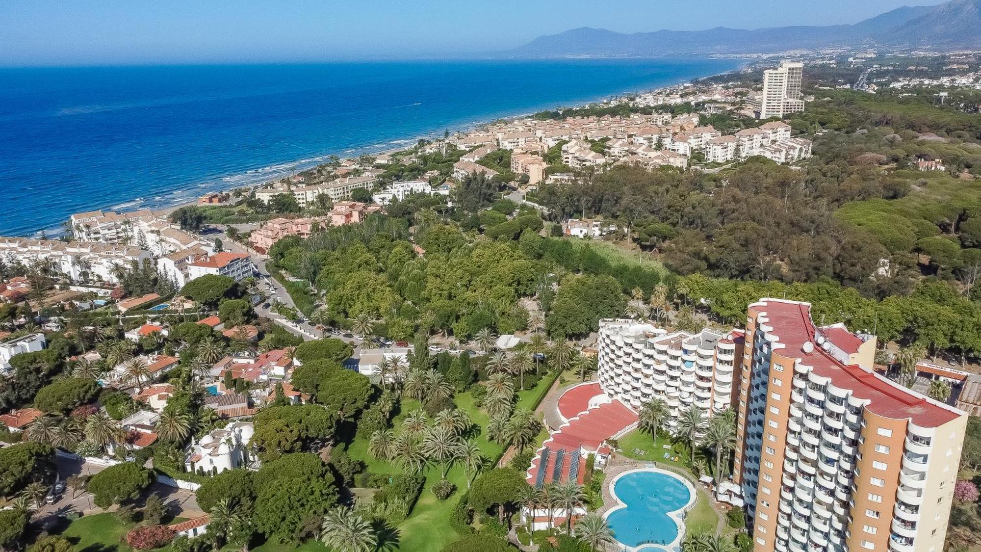 Sea Views In Marbesa Apartment