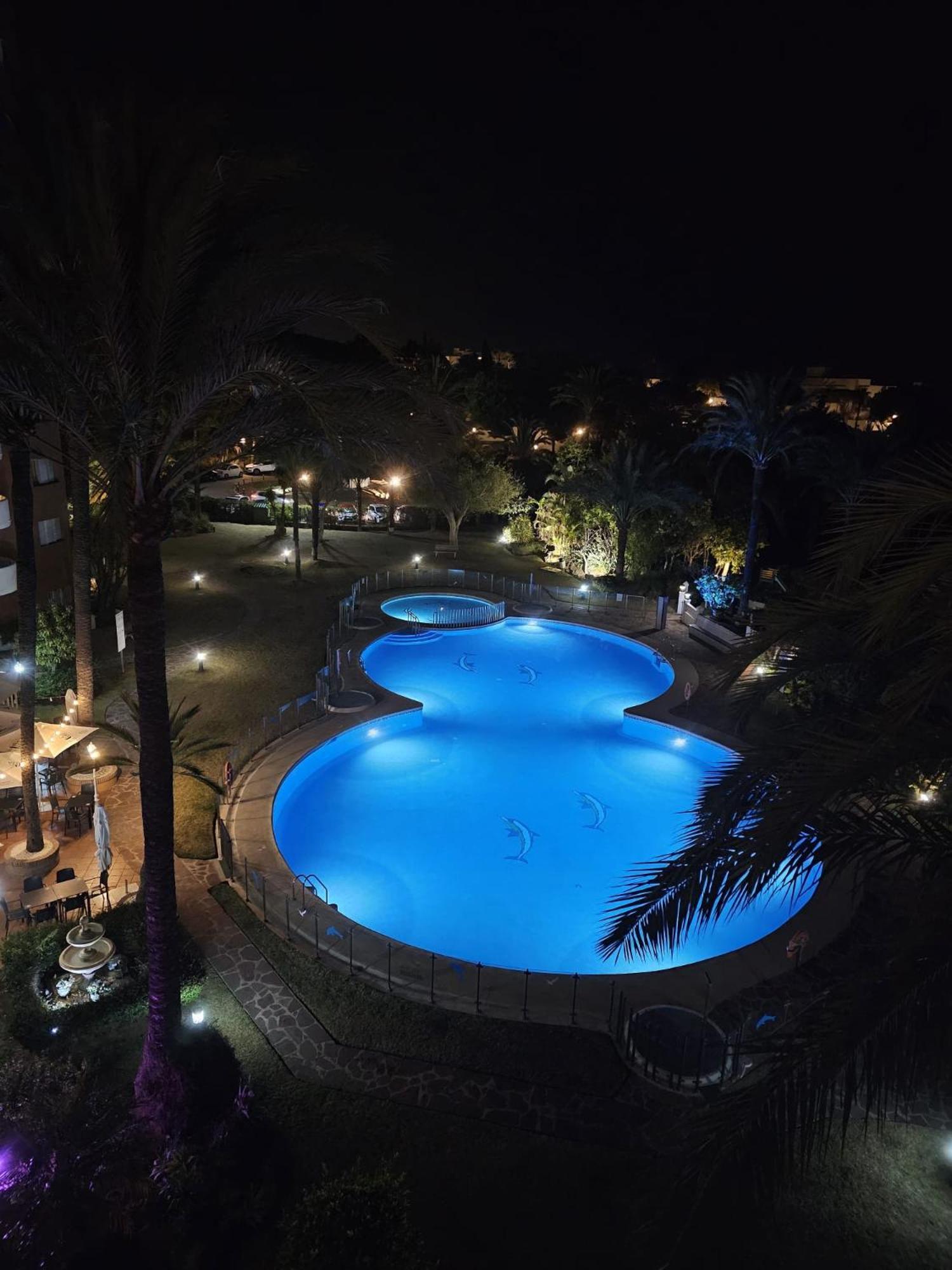 Sea Views In Marbesa Apartment
